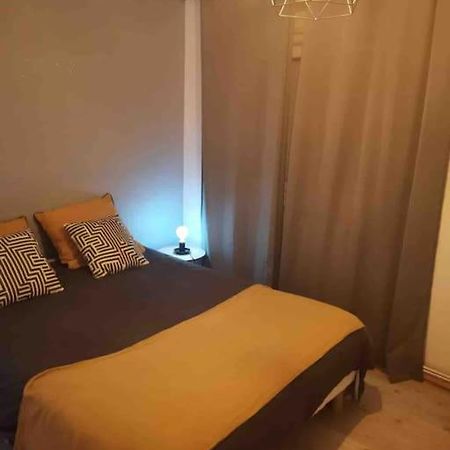 Charmant Appartement Au Calme Bourg-en-Bresse Bagian luar foto