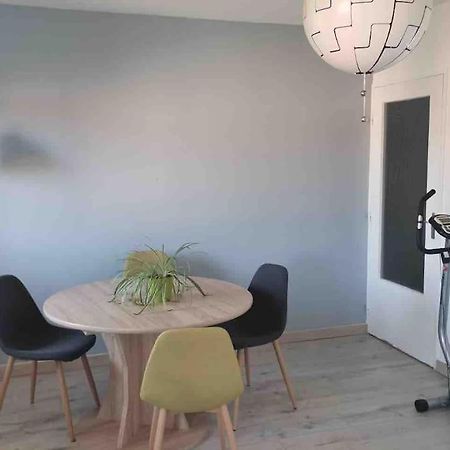 Charmant Appartement Au Calme Bourg-en-Bresse Bagian luar foto